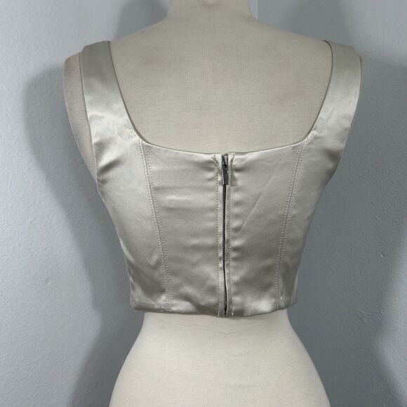 Aritzia‎ Ten By Babaton Crop Top Womens XS Satin Silver Square Neck Minimalist - Picture 3 of 8